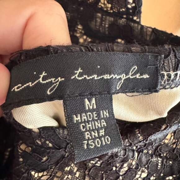 Junior's Medium City Triangles Black Cream Short Crochet Sheer Dress Up Formal - Picture 4 of 4